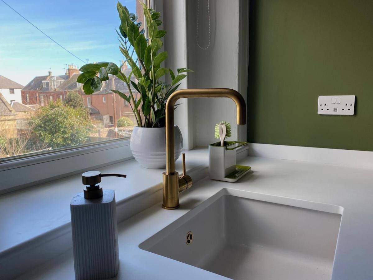 Arbroath Luxury Apartment In Mcm Style 외부 사진