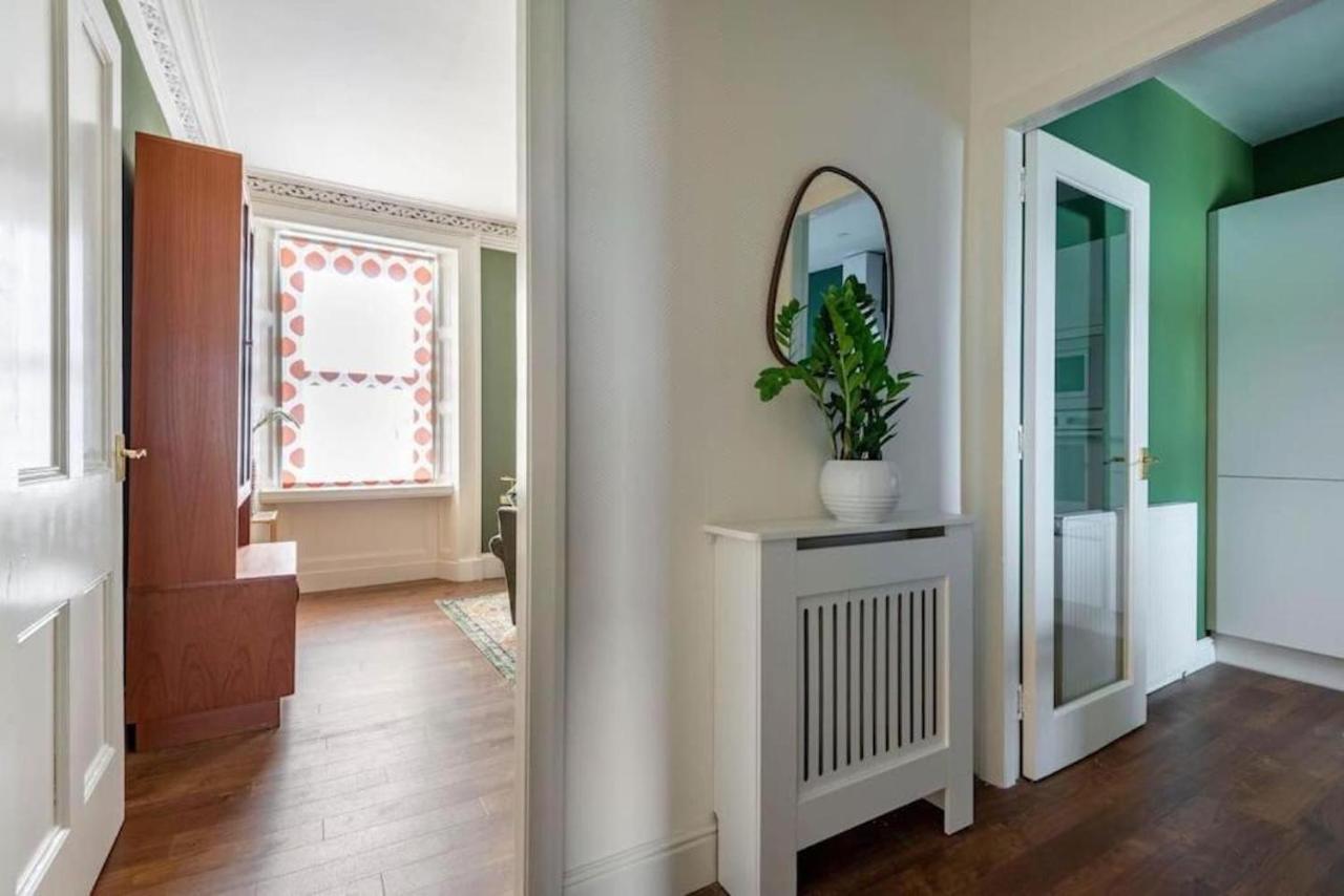 Arbroath Luxury Apartment In Mcm Style 외부 사진